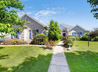 508 Riverbend Blvd, Mahomet, IL