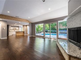 8222 Hunnicut Rd, Dallas, TX 75228