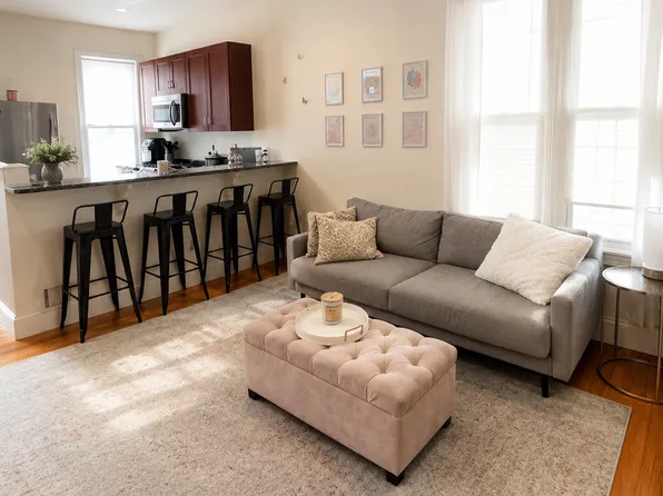 112 Old Harbor St #1, Boston, MA 02127
