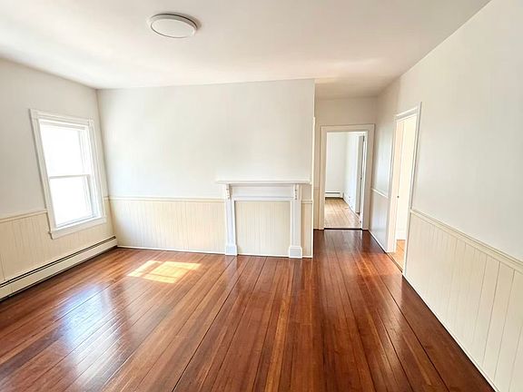 2nd image of 28 Hope St #3