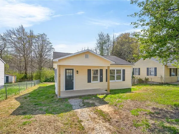 3 Circle Dr, Reidsville, NC 27320