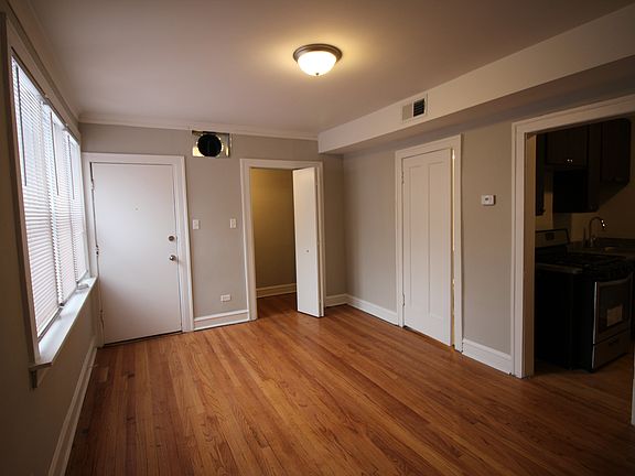 4th image of 4948 W Berteau Ave #2