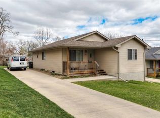 36 E Fulton Dr, Des Moines, IA 50315
