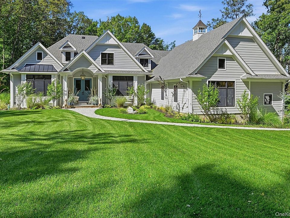 1st image of 595 Moriches Road
