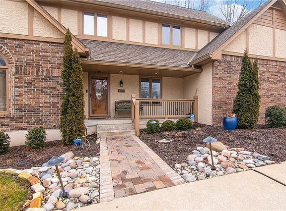 3rd image of 4901 Whitney Dr