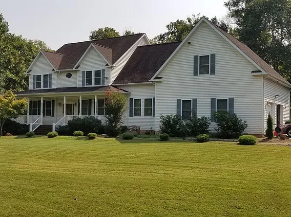 12429 Popes Head Rd, Clifton, VA 20124