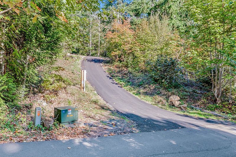 3rd image of 50 N Rustic Ridge Drive