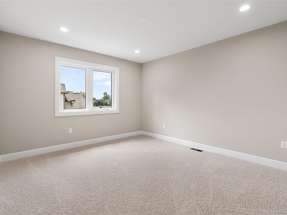 1356 Masters Dr, photo 23