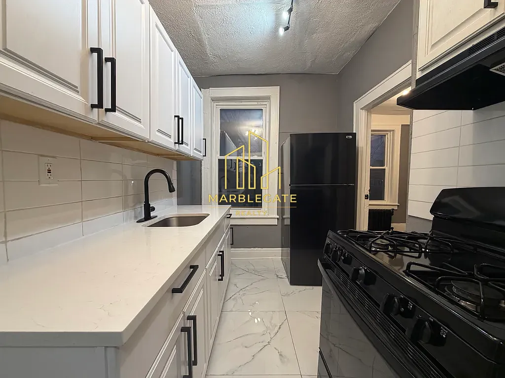 Building Photo - 717 Arlington Ave #3AA