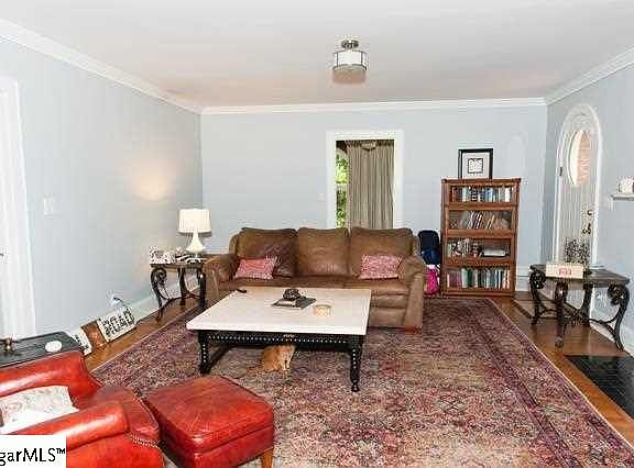 3rd image of 398 Forest Ave