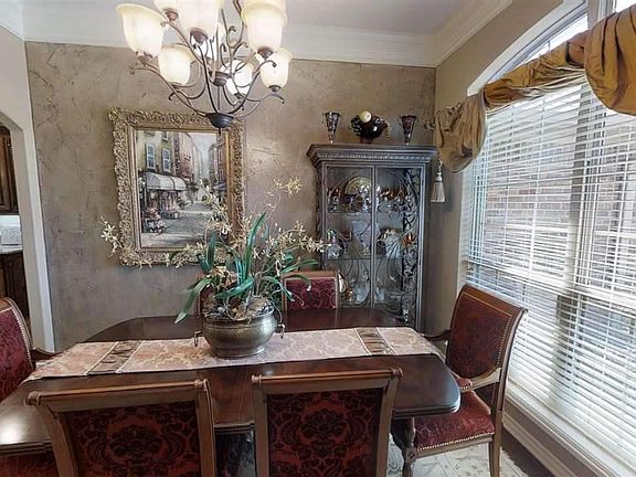4th image of 3702 Sylvia Dr