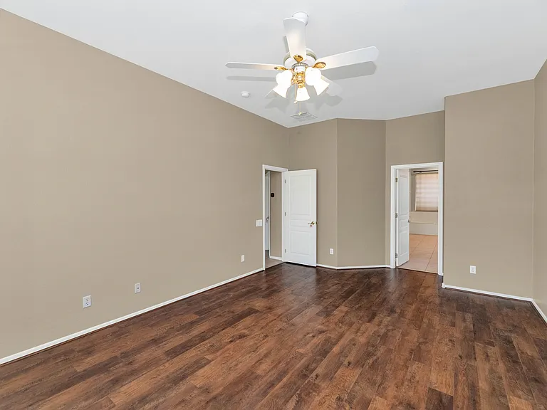 26031 N 42nd Dr — Photo 11