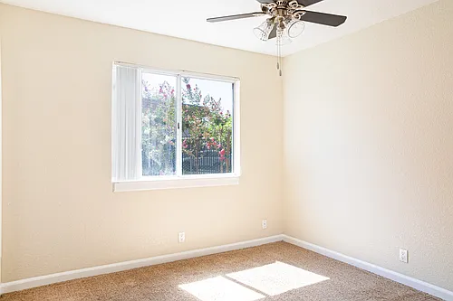 Creekview Homes Photo 1