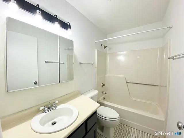 1204 Whitney Ave #208 — Photo 8