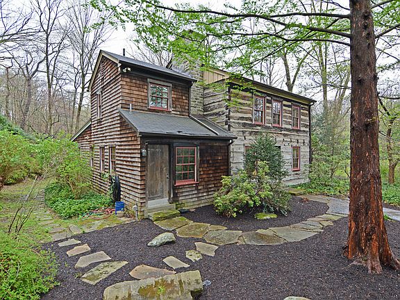 2nd image of 580 Old Mill Rd
