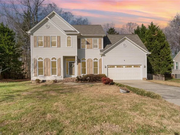 2001 Treyburn Ln, High Point, NC 27265