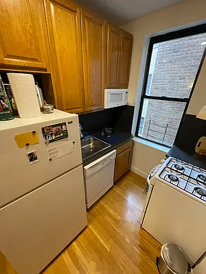 Rented by PMG Real Estate  | media 27