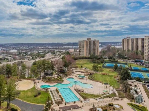 307 Yoakum Py #706, Alexandria, VA 22304