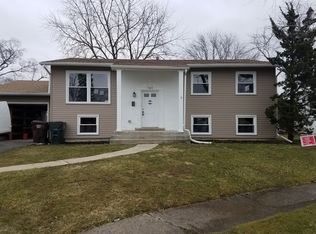 17815 Grandview Dr, Hazel Crest, IL 60429