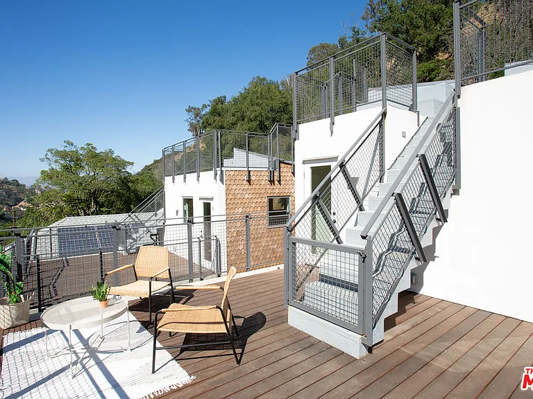 8870 Wonderland Ave — Photo 14