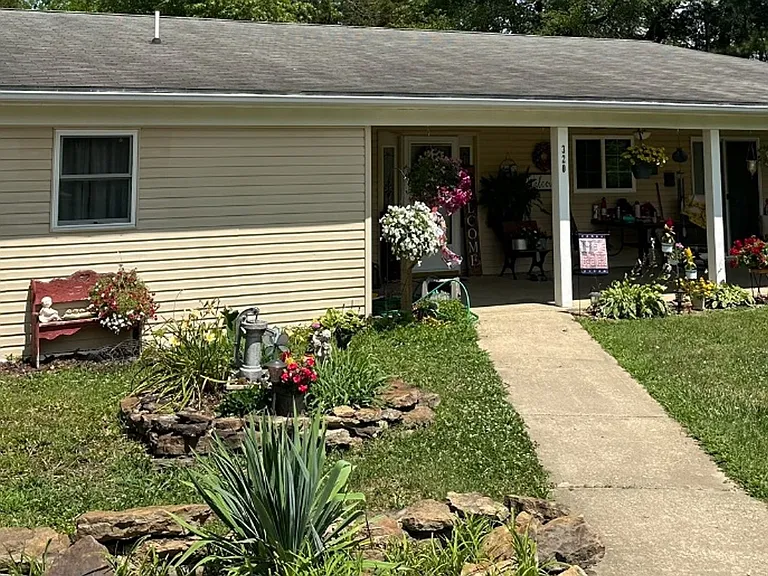 320 Caraway Ln — Photo 4