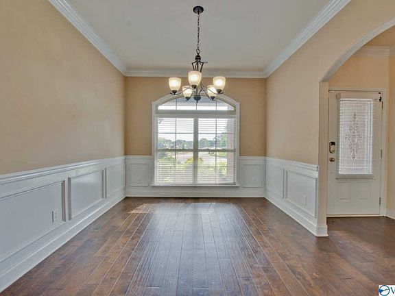 4th image of 526 Summer Cove Cir NW