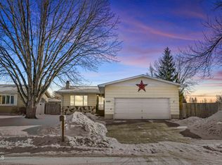 2208 University Ave, Williston, ND 58801