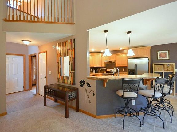 4th image of 22155 Woodside Dr