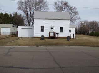 704 2nd St SW, Rugby, ND 58368