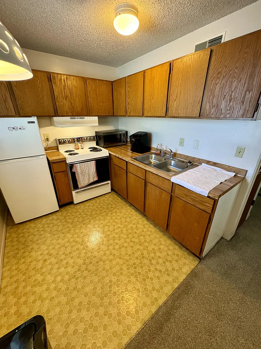 Building Photo - 913 Michigan St #6