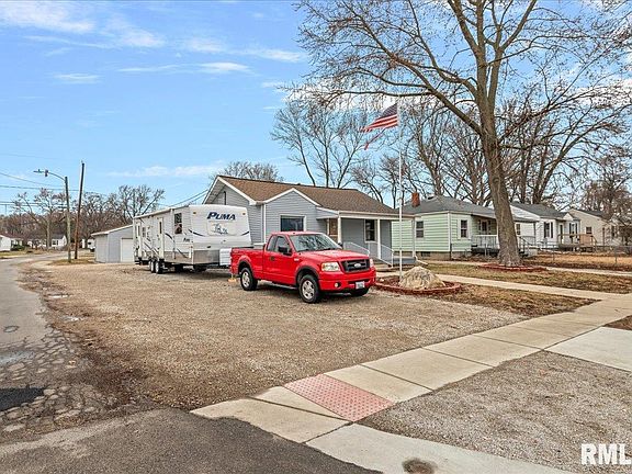 4th image of 2621 S 4th St