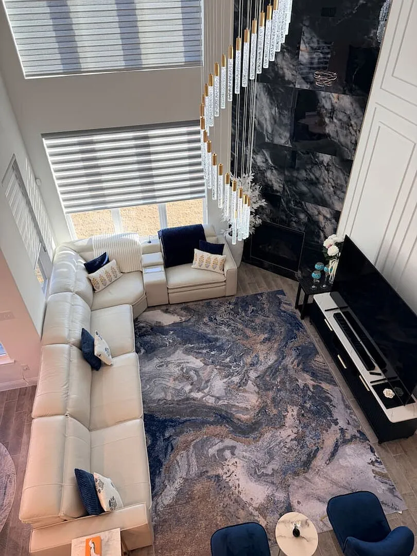 Premium 4BR Family Retreat Elegant Living — Photo 1