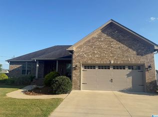 135 Cottonwood Cir, Gadsden, AL 35901