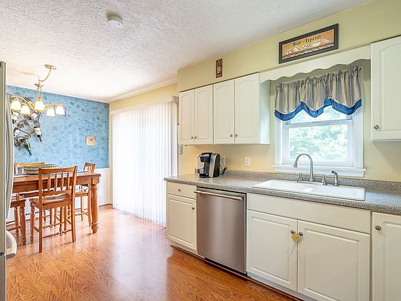 3rd image of 1222 Main Avenue Ct