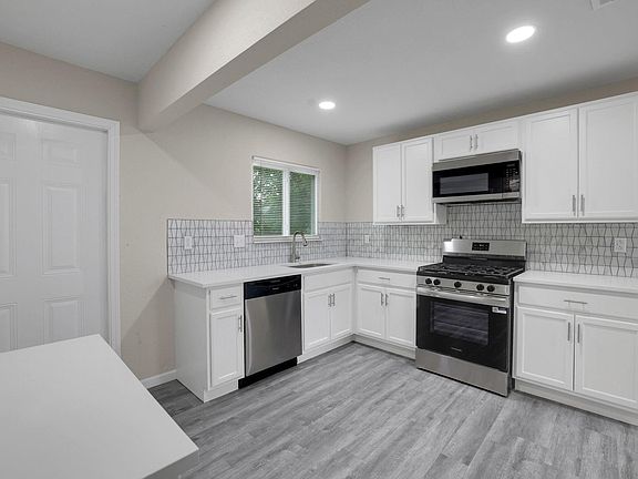 3rd image of 9409 Fairland Dr