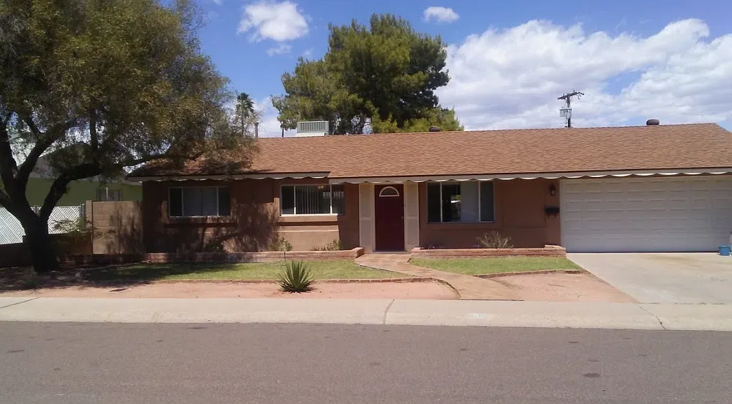 3 bed, 1300 sqft, $2,000 — Photo 1