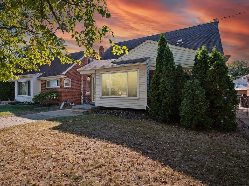 13551 Woodbine