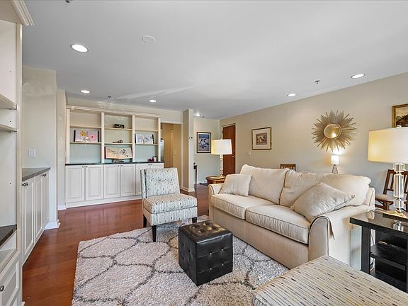 4th image of 4030 Arbor Ln APT 201