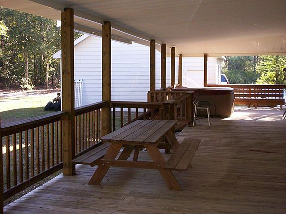 Back deck / 70' x 20'
