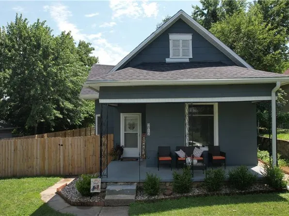 2812 Olive St, Saint Joseph, MO 64507