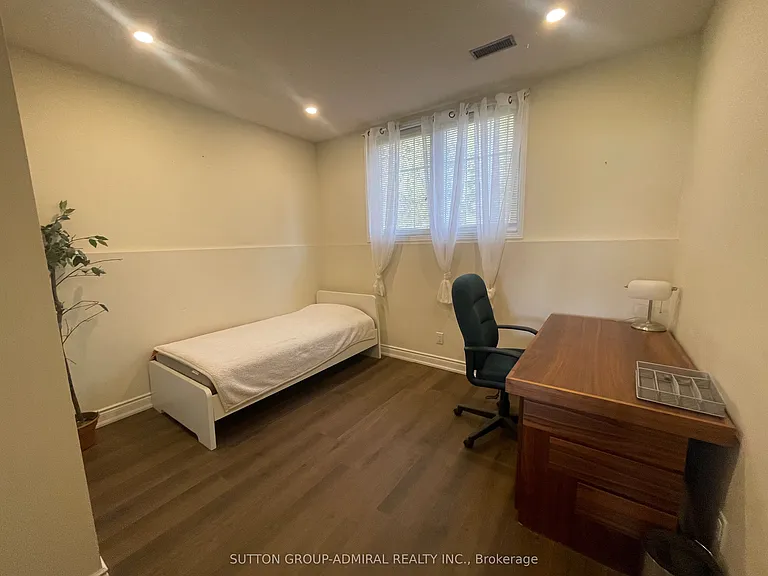 162 Bayshore Dr — Photo 39