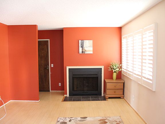 3rd image of 112 Avenue 66 #12