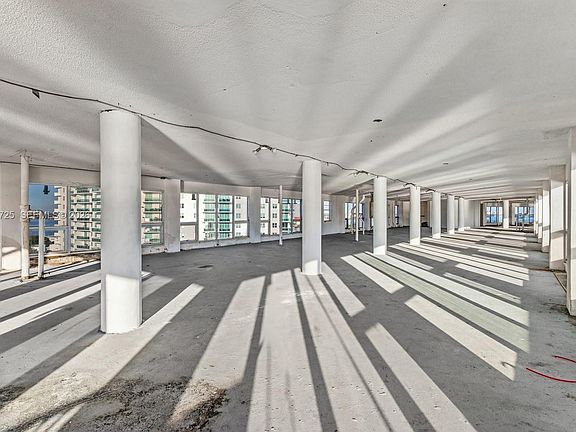 5th image of 7904 West Dr #Penthouse