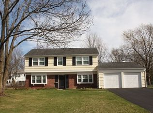 7 Azalea Ln, Somerset, NJ 08873