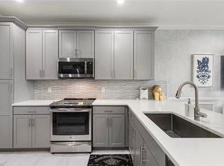 7357 Rockefeller Dr, Naples, FL 34119