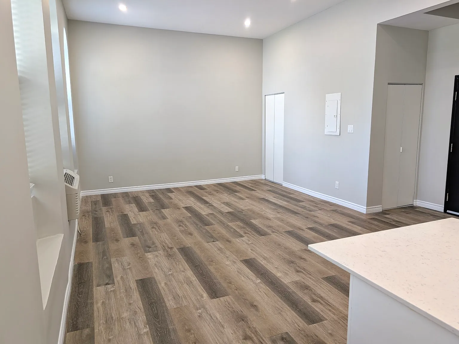 178 Front Street North Sarnia — Photo 3