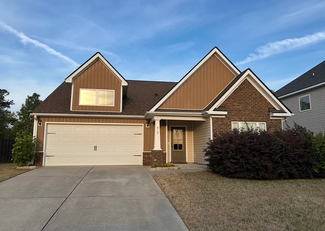 913 Inman Dr — Photo 1