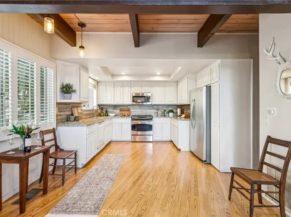 544 Old Toll Rd, Lake Arrowhead, CA 92352
