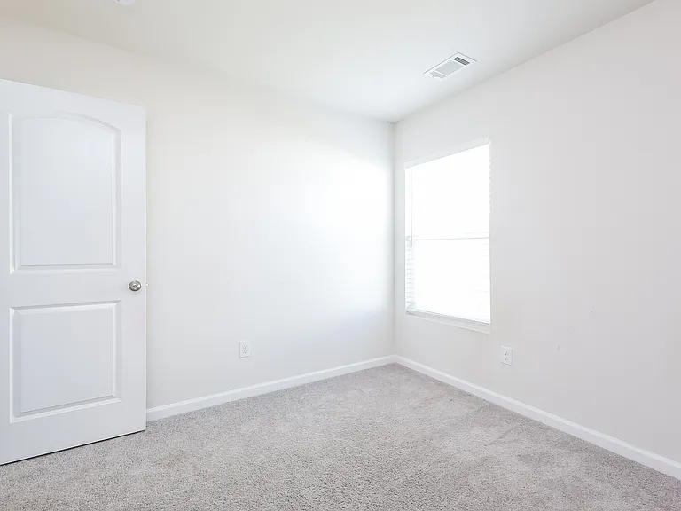 121 Colonial Walk — Photo 10