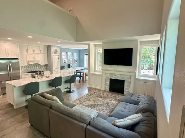 19438 Hollygrape St, Bend, OR 97702